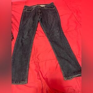 Levi’s dark blue comfort jeans. Prefect to dress them up . Wear anyhow anywhere.